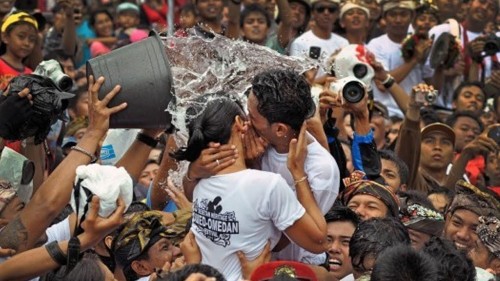 Omed-omedan: The kiss-free tradition in Bali.
