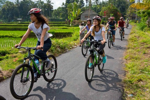 Bersepeda Di Desa Ubud — paket tur desa di Indonesia